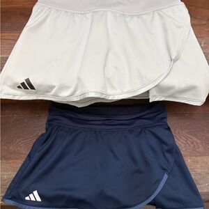 2x Adidas AeroDry Navy and Light Green Blue tennis skirts Duo US8, M
